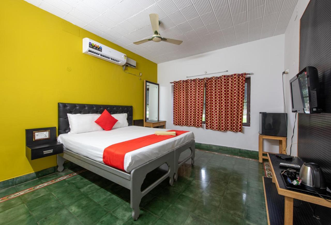 Hotel Sugam & Convention Centre *